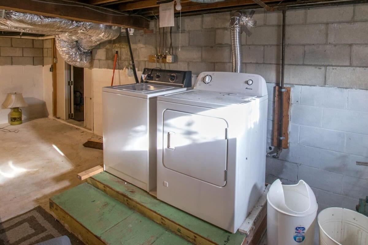 Stellar Home With Hot Tub & Movie Room Chatham Exterior photo